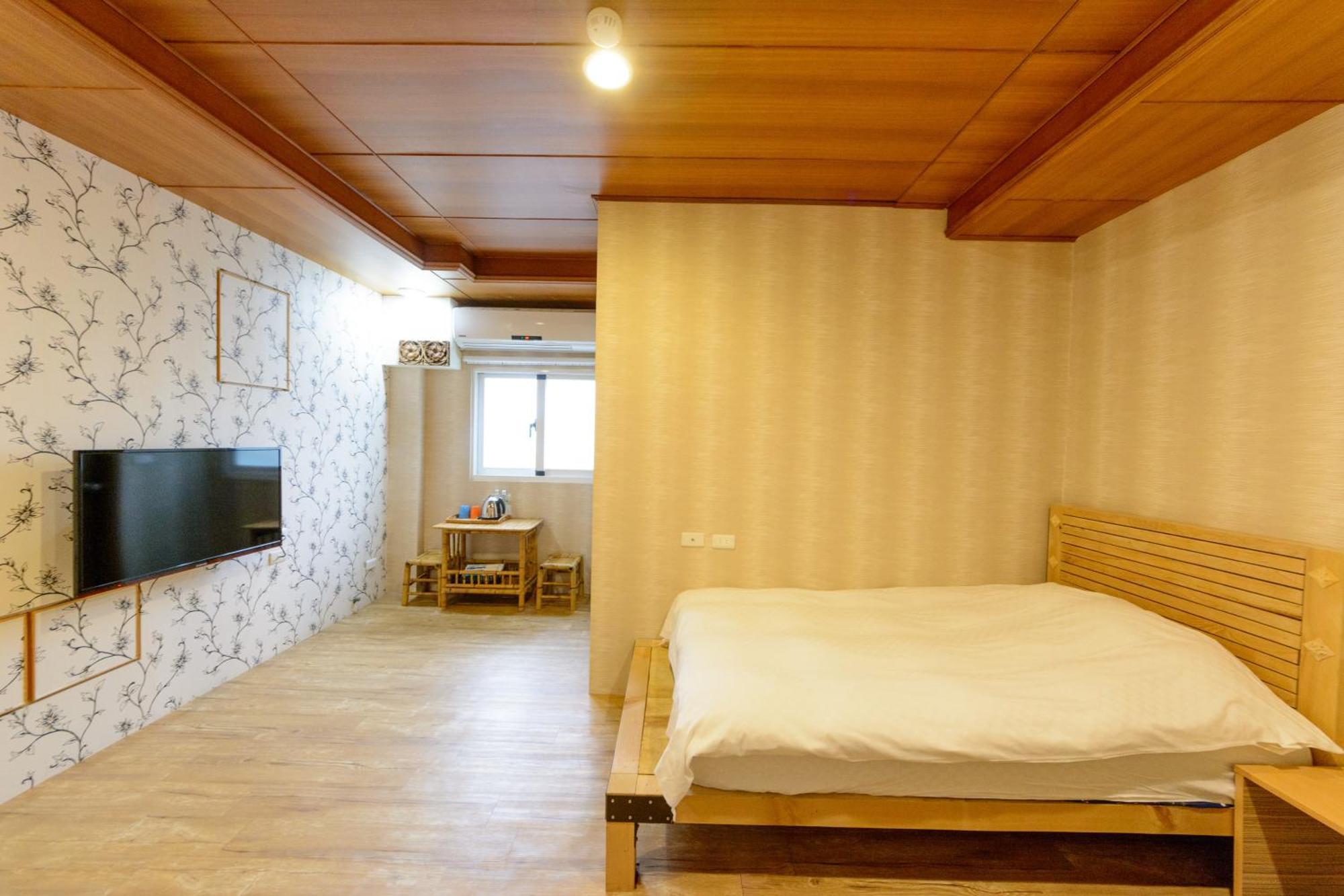 Bed and Breakfast Owl Castle Хуалянь Номер фото