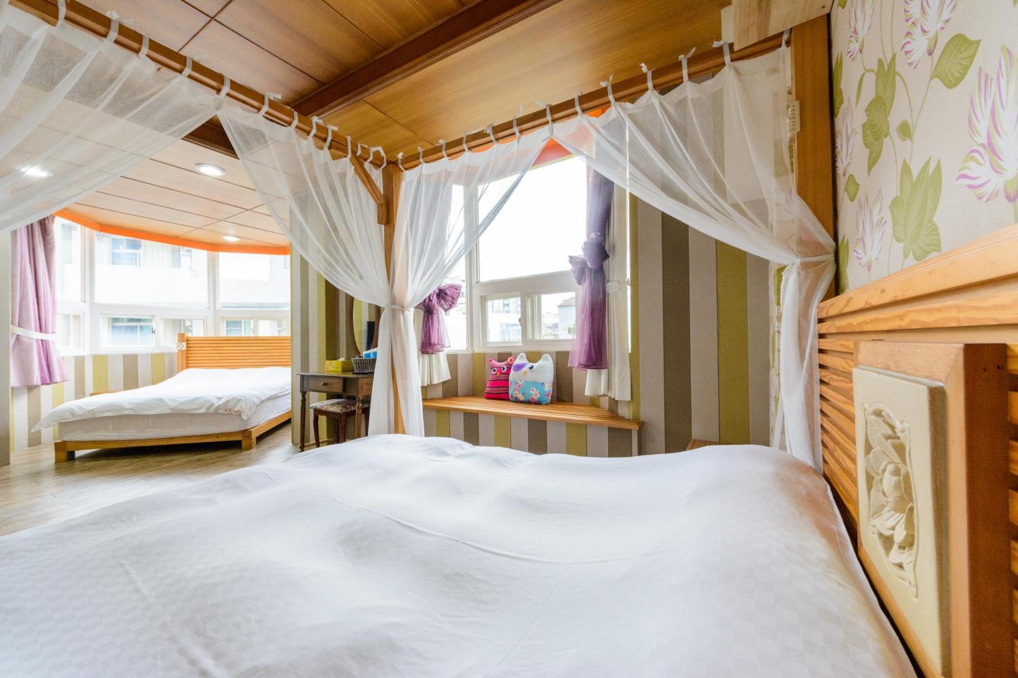 Bed and Breakfast Owl Castle Хуалянь Номер фото